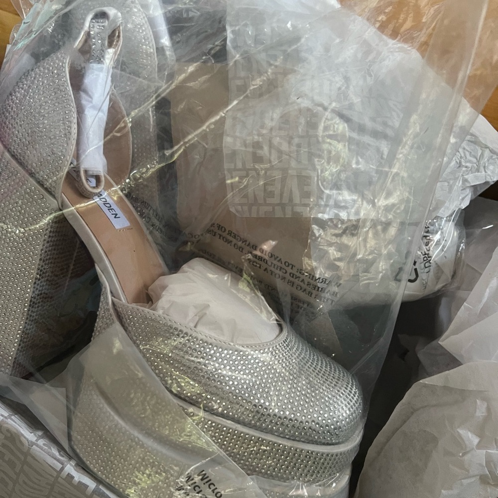 Brand new never worn in box steve madden sparkle silver 5” platform mary janes